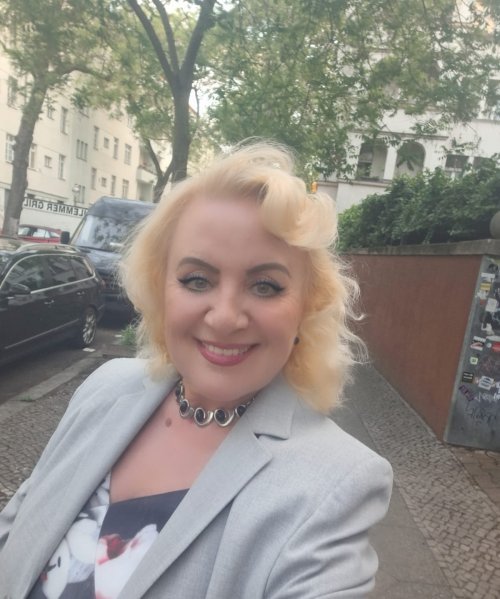 BAZEN DAHA İYİ ŞEYLERİN YERİNE OTURMASI İÇİN, BAZI ŞEYLERİN PARÇALANMASI GEREKİR..