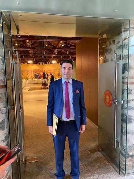 Evlat Beslemek Değil,Yetiştirmek: Bir Nesli Şuurla İnşa Etmek