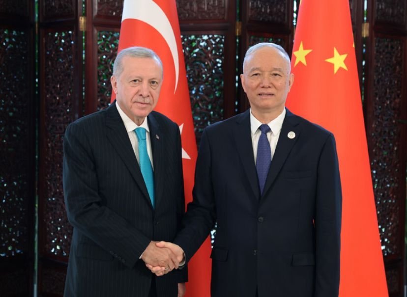 Cumhurbaşkanı Erdoğan, Çin Komünist Partisi Yetkilisi Say Çi ile Görüştü: İkili İlişkiler ve Bölgesel İş Birliği Masaya Yatırıldı