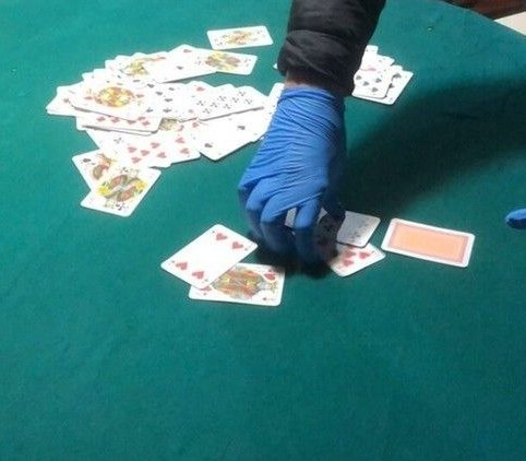 Geesthacht'ta Kaçak Bahis Operasyonu: Polis Eş Zamanlı Baskınla Yasa Dışı Kumar Ağına Darbe!